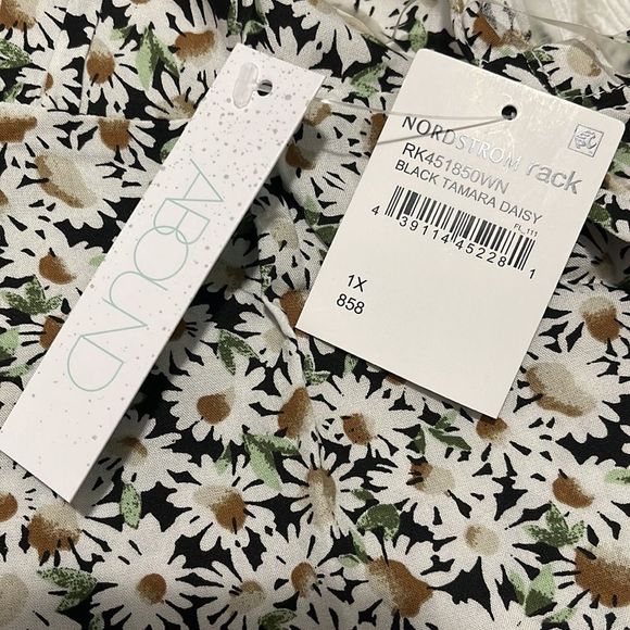 NWT- Abound - 4X - Picture 7 of 7